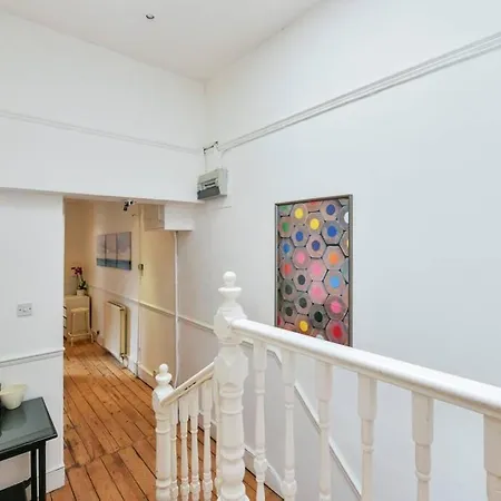 Groves 4 Bedroom, Shepherds Bush London Exterior photo