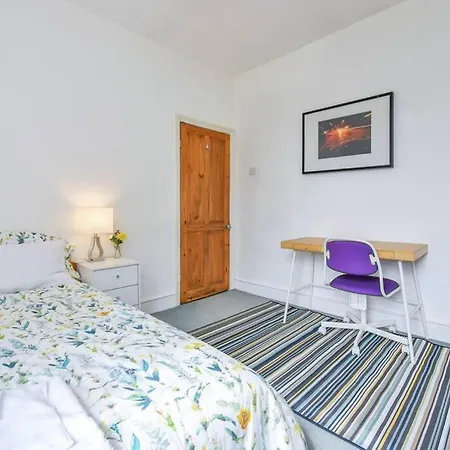 Groves 4 Bedroom, Shepherds Bush London Exterior photo